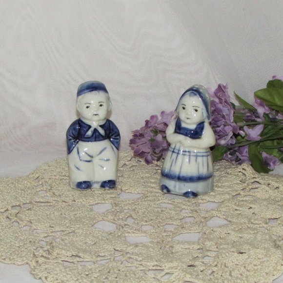 Vintage Salt & Pepper Shakers Dutch Boy/Girl Germany Vintage Cottagecore - Picture 1 of 8